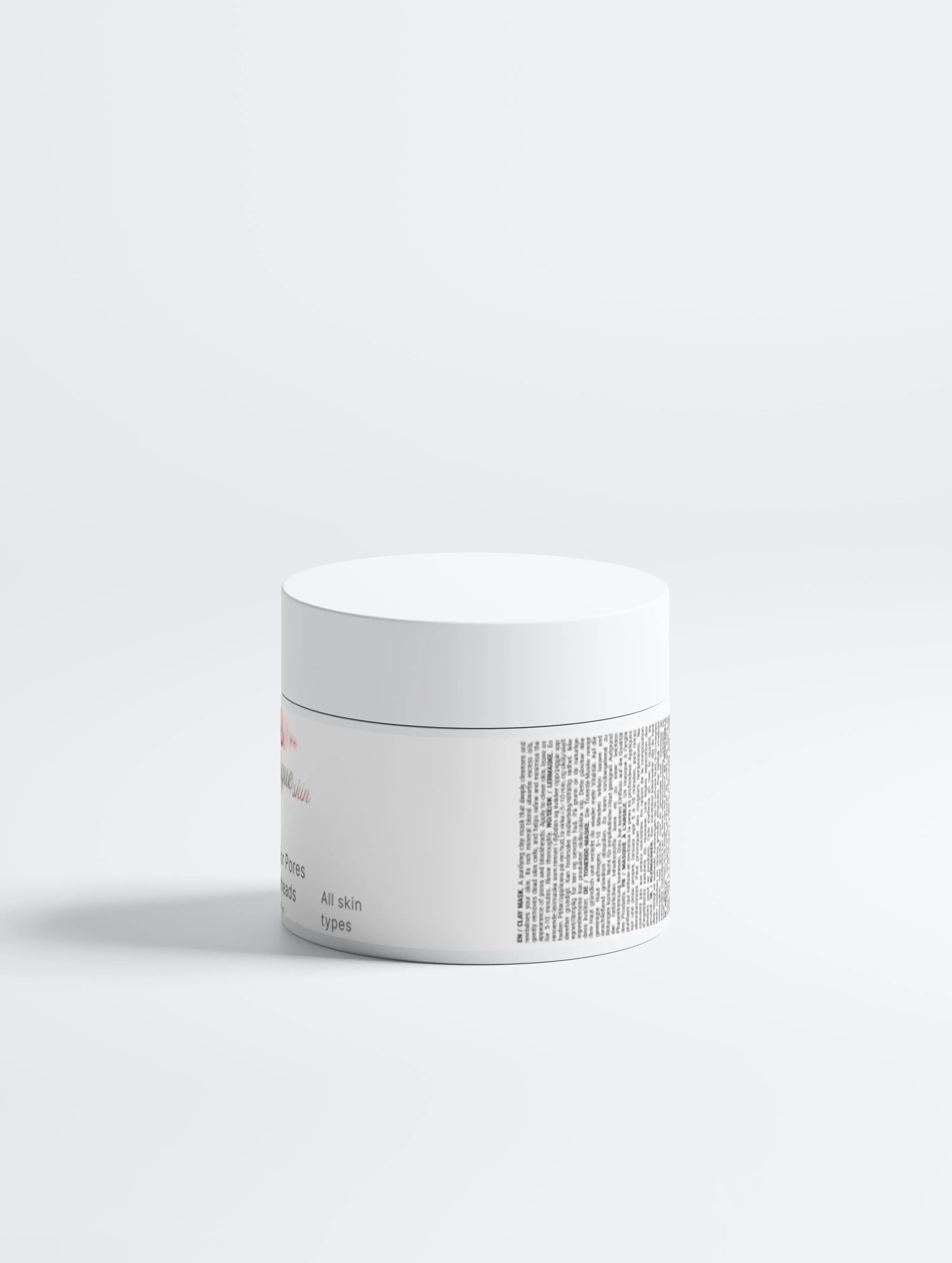 Witte skincare crèmetube op witte achtergrond, minimalistisch design, geschikt voor alle huidtypes.