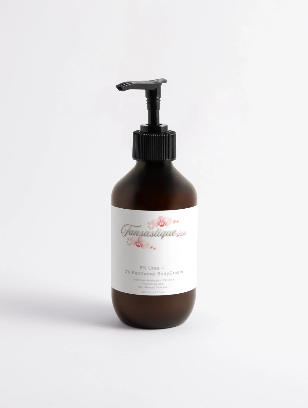 Bruine pompflacon met label '5% Urea + 2% Panthenol BodyCream' voor luxe huidverzorging.